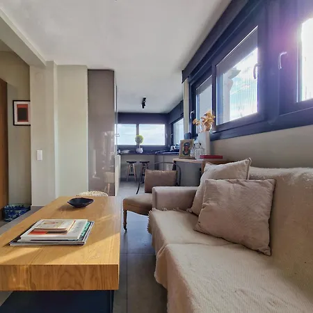 View In The Whole Apartment *